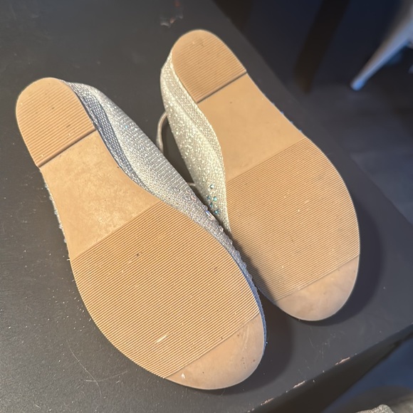 Little girls fancy shoes! - Picture 2 of 5